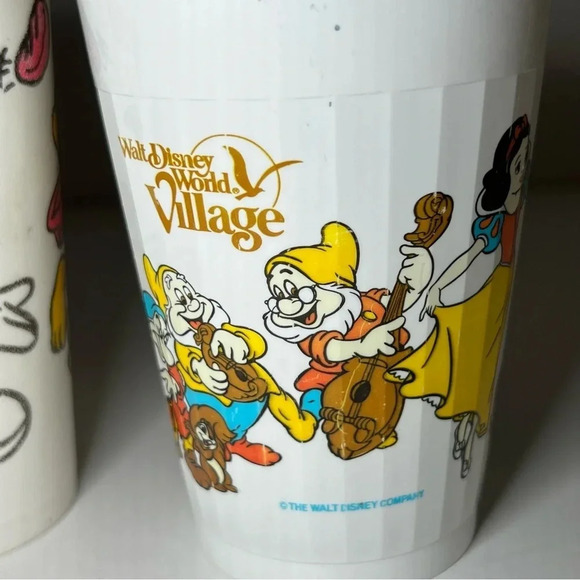 Vintage Mickey Mouse/Disney Plastic Cup Cookout ScenePlus the‎ 7 dwarfs - 3 cups - Picture 5 of 10